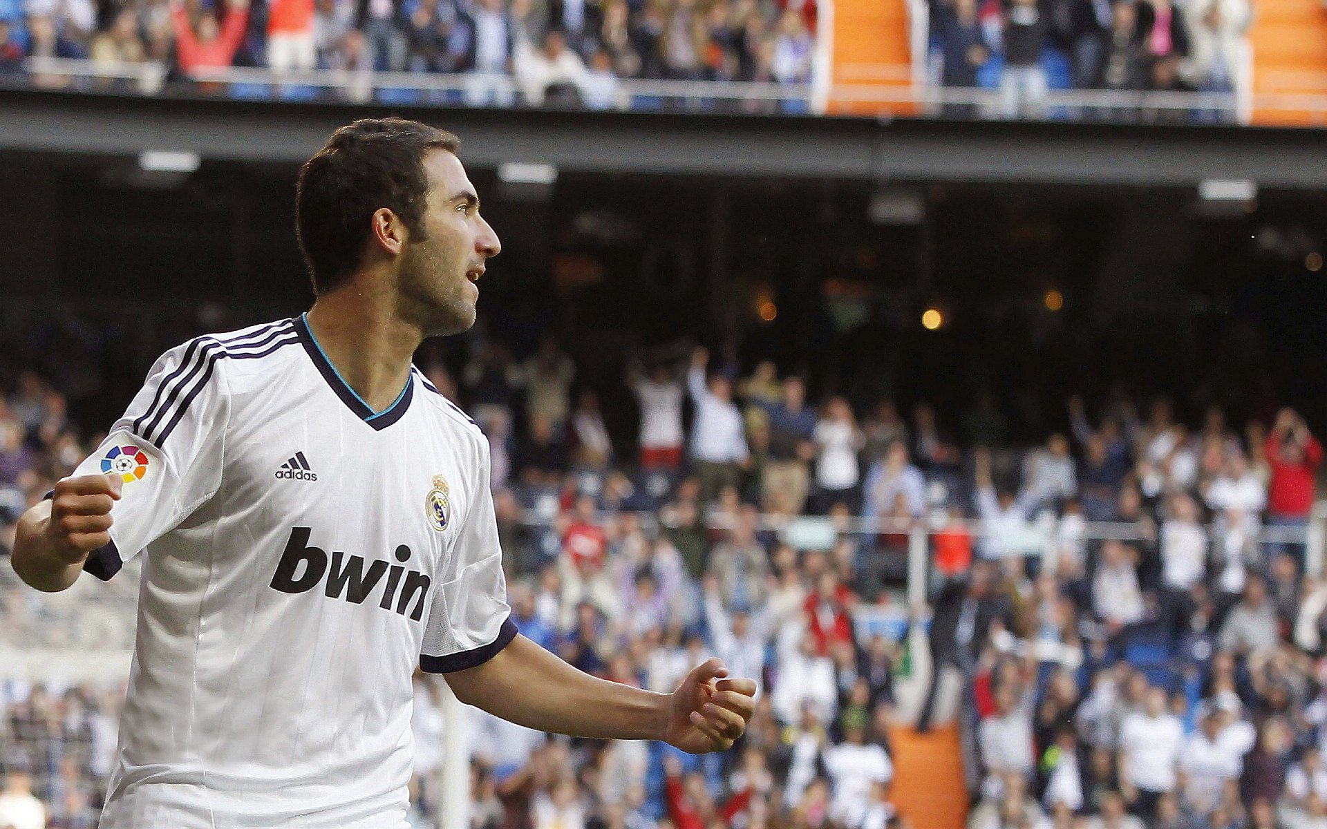 那不勒斯翻盘委内瑞拉，萨内在英超争冠接管比赛