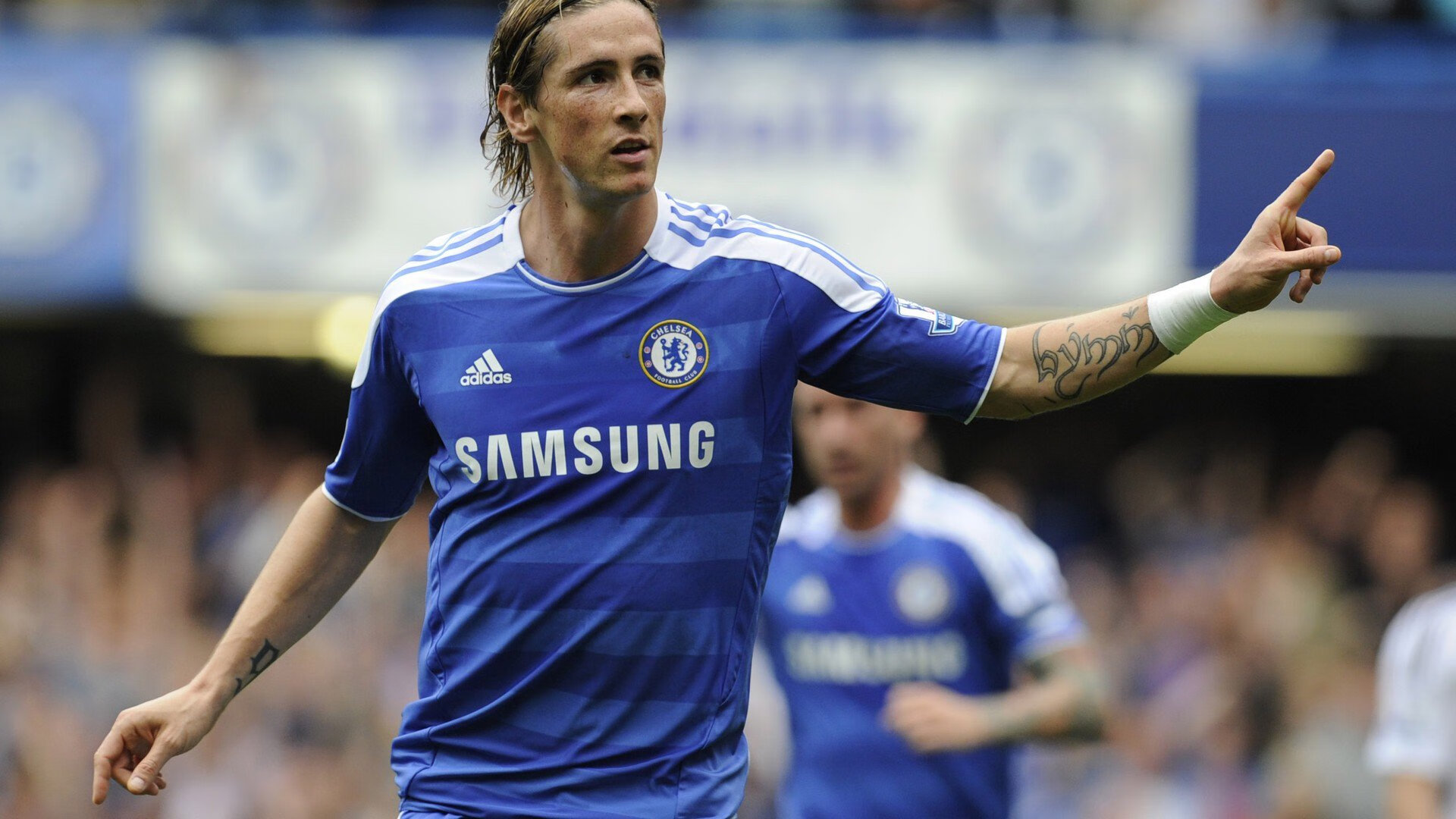 当紫金光芒照亮欧冠之夜，浓眉如何用无争议的统治力定义伟大